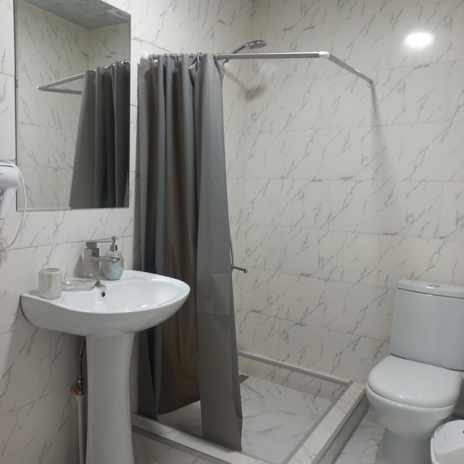Ira & Vaso'S Guest House Borjomipark Екстер'єр фото